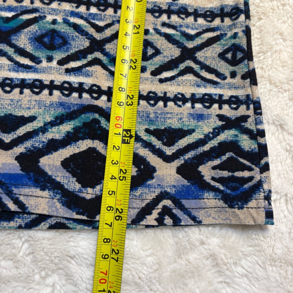 Rue21 Top Medium Geometric Blue Tan Cream Tribal Long Sleeve VNeck Soft Stretch - Picture 12 of 13
